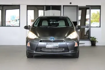 Toyota Aqua 2013 photo 4