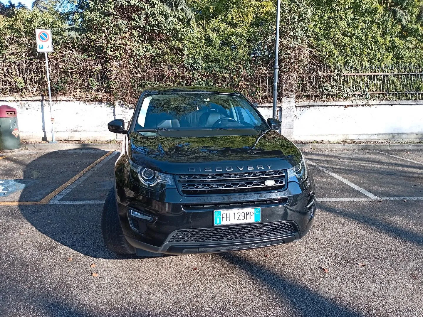 Land Rover Discovery Sport 2017 photo 3