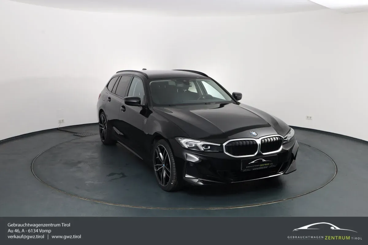 BMW 3 Series 2022 photo 3