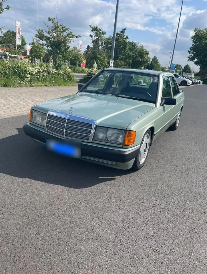 Mercedes-Benz 190D