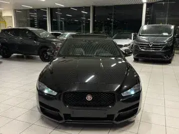 Jaguar Xe 2016 photo 4