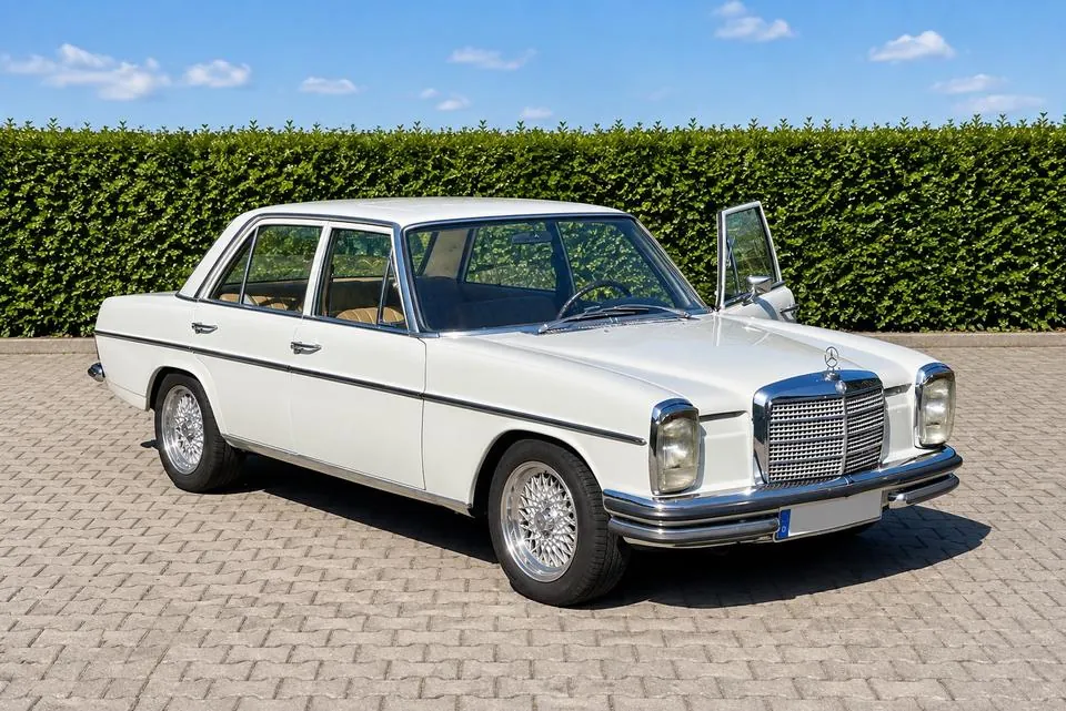 Mercedes-Benz W115