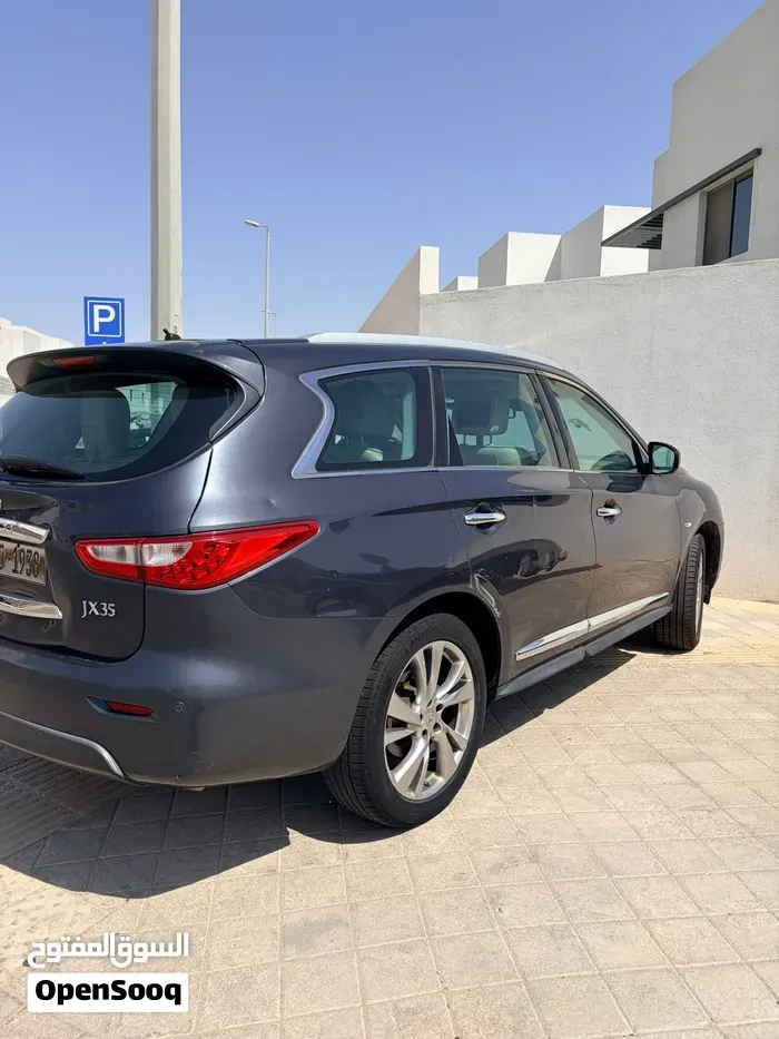 Infiniti Jx35 2013 photo 3
