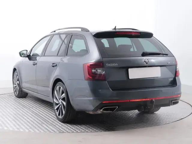 Skoda Octavia Combi 2018 photo 3