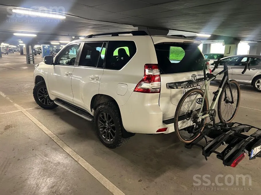 Toyota Land Cruiser 2010 photo 3