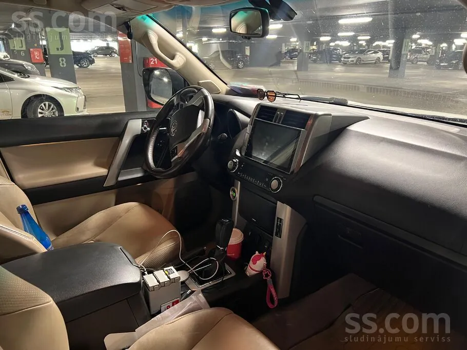 Toyota Land Cruiser 2010 photo 4