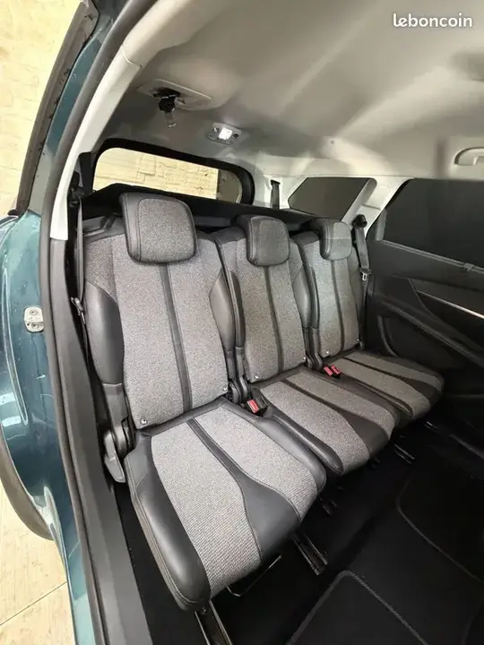 Peugeot 5008 2018 photo 2
