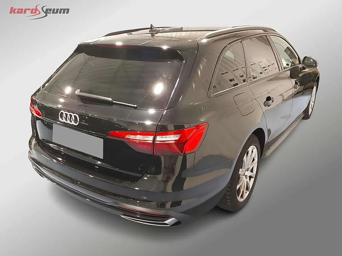 Audi A4 2023 photo 2