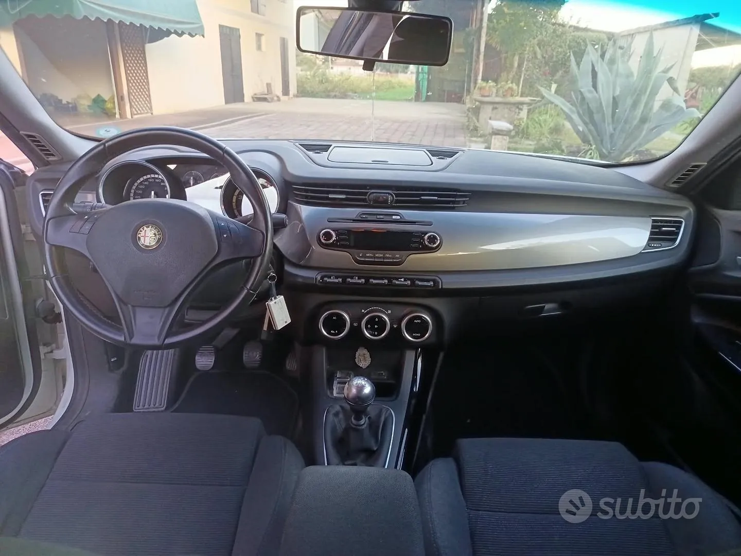 Alfa Romeo Giulietta 2012 photo 3
