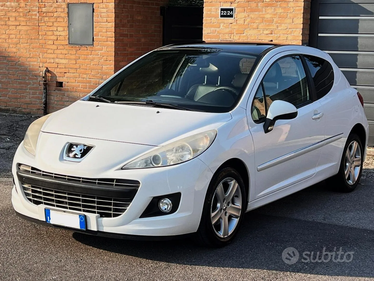 Peugeot 207 2011 photo 3