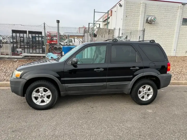 Ford Escape 2007 photo 2