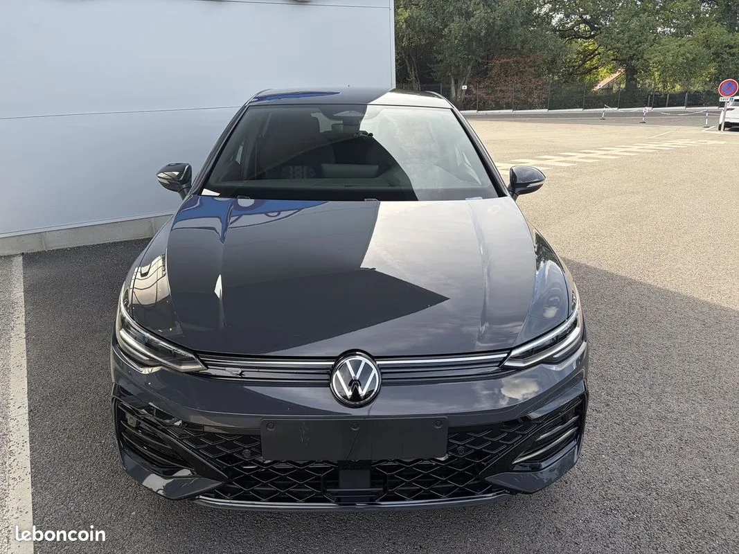 Volkswagen Golf 2026 photo 2