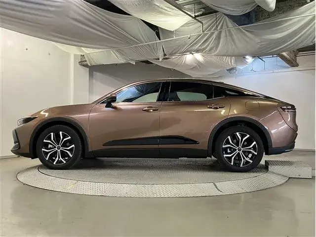 Toyota Crown Crossover 2022 photo 4