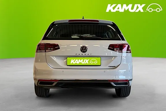Volkswagen Passat 2023 photo 5