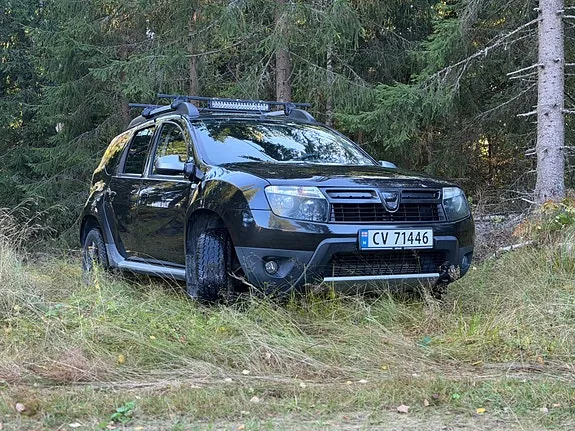 Dacia Duster 2013 photo 2