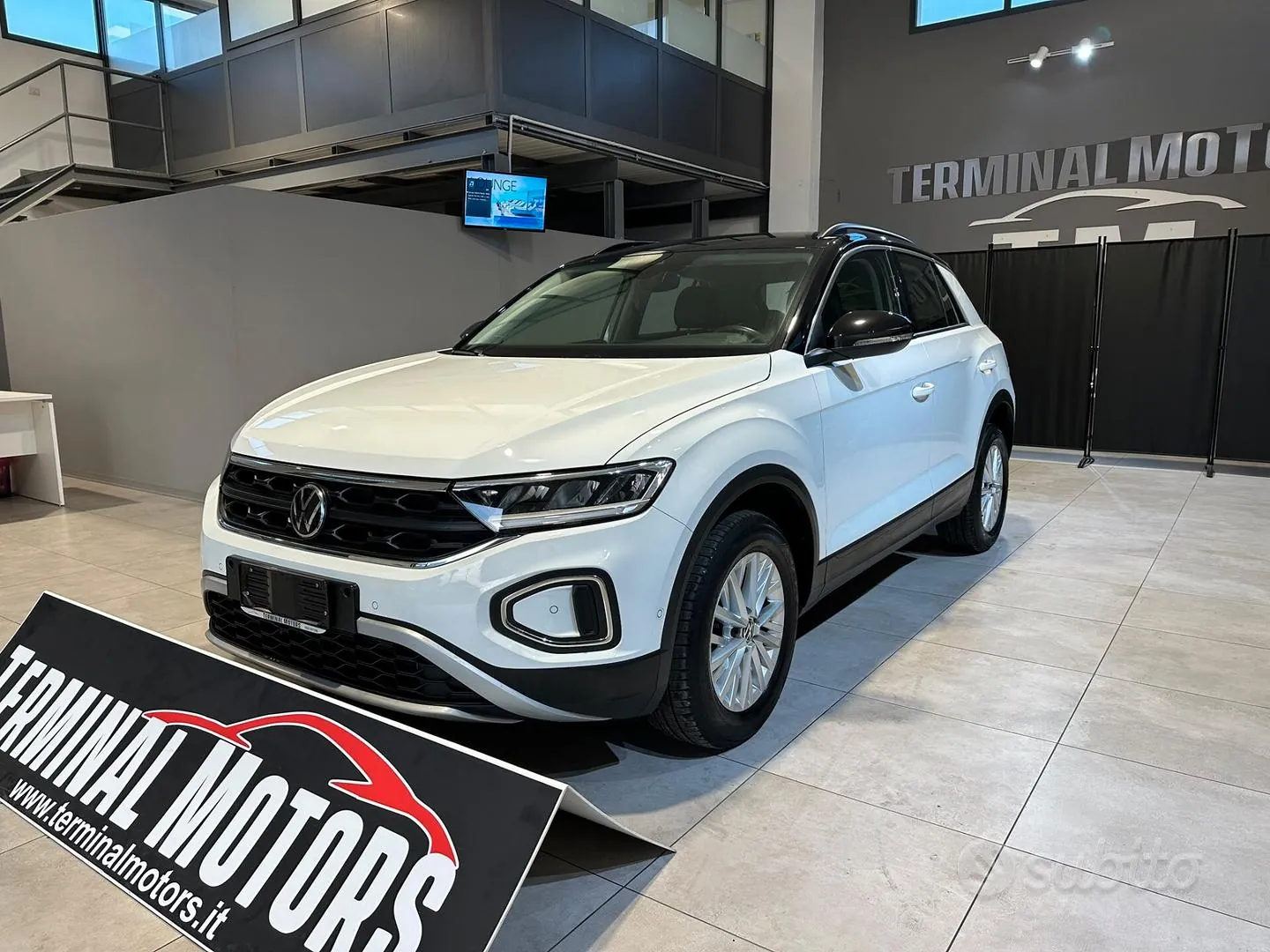Volkswagen T-Roc 2023 photo 3
