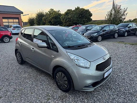 Kia Venga 2016 photo 5