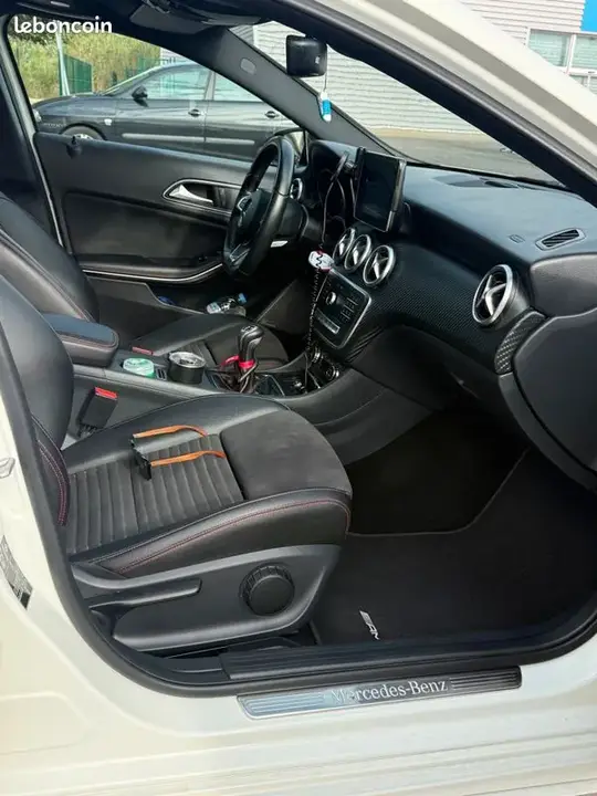 Mercedes-Benz A-Class 2015 photo 2