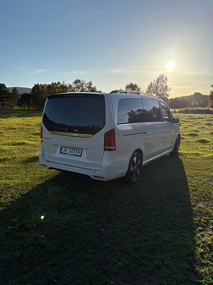 Mercedes-Benz Eqv300 2023 photo 4