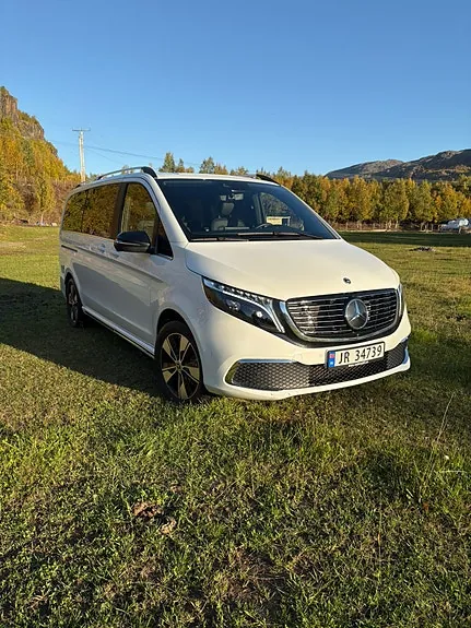 Mercedes-Benz Eqv300 2023 photo 2