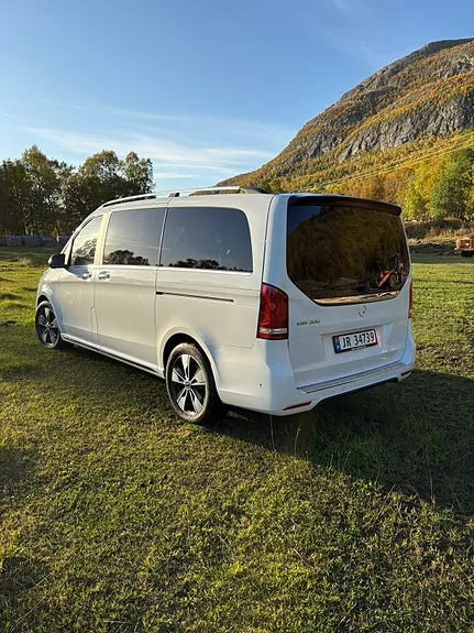 Mercedes-Benz Eqv300 2023 photo 5