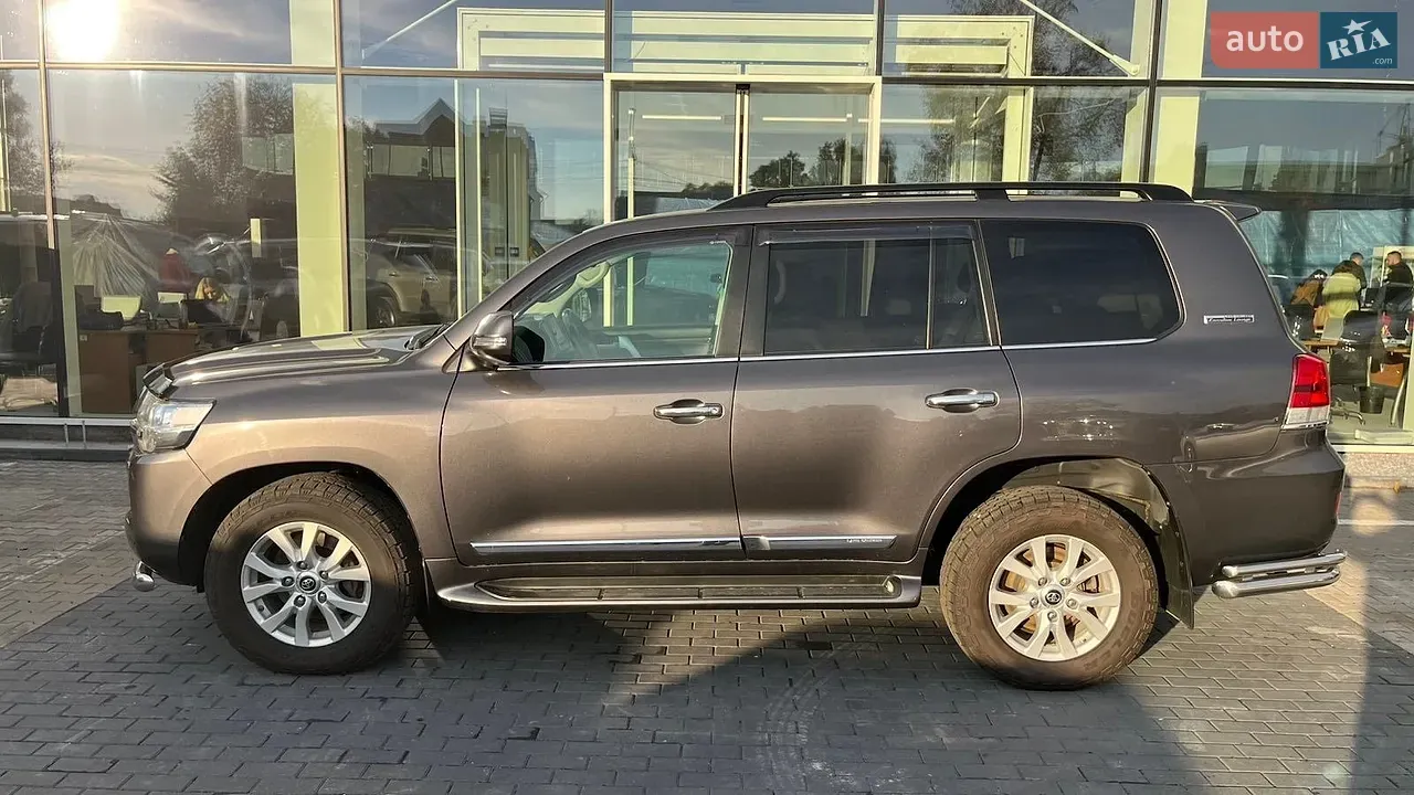 Toyota Land Cruiser 2018 photo 2