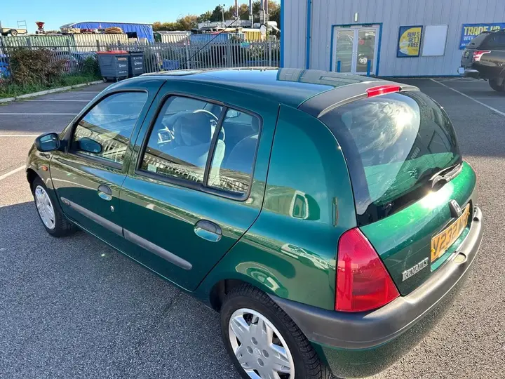 Renault Clio 1999 photo 4