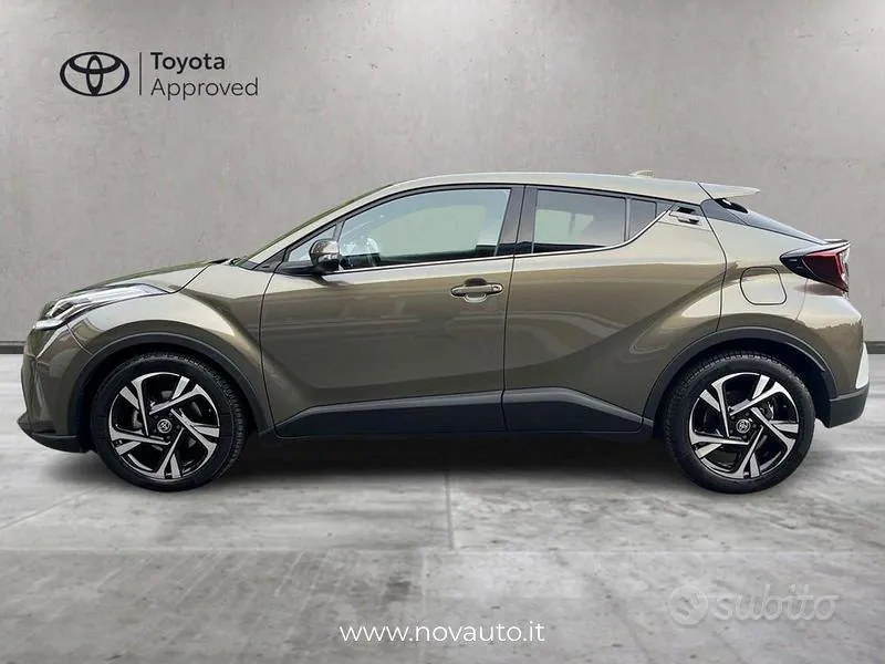 Toyota C-Hr 2022 photo 2
