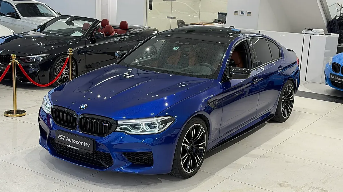 BMW 5 Series 2018 photo 2