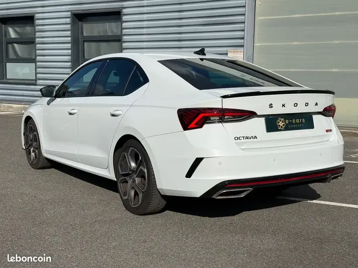Skoda Octavia 2023 photo 3