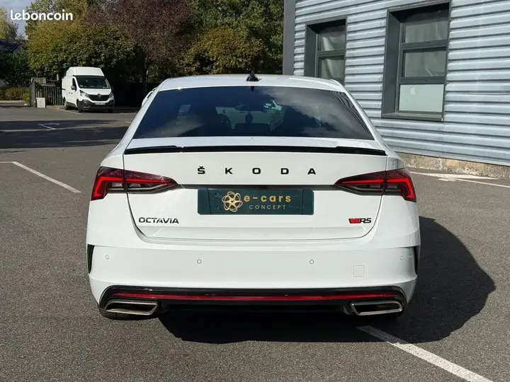 Skoda Octavia 2023 photo 4