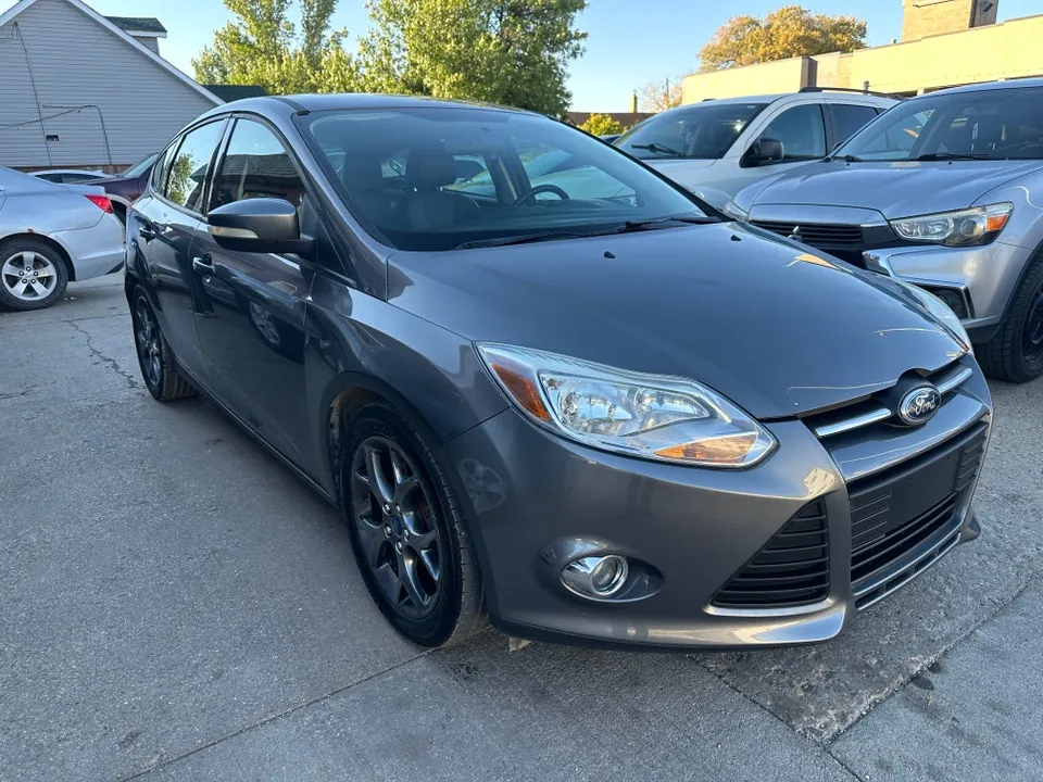 Ford Focus 2013 photo 2