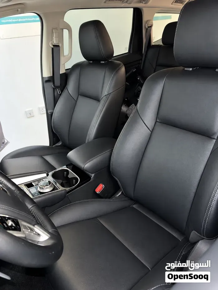 Mitsubishi Montero Sport 2022 photo 4