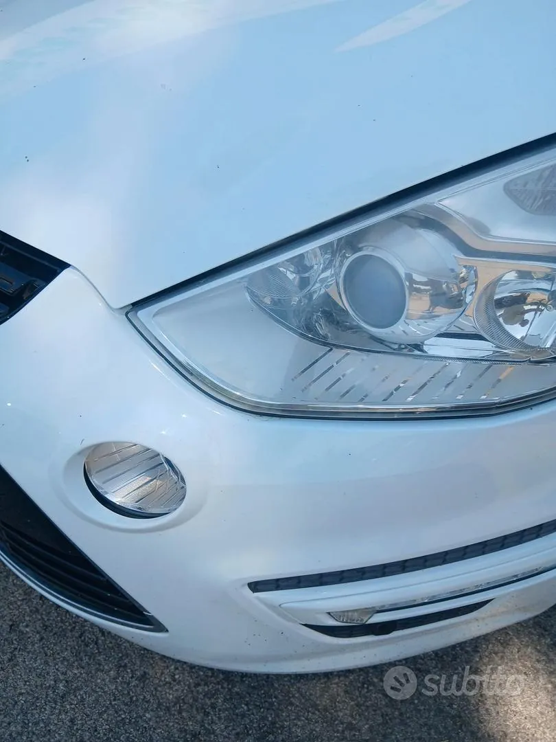 Ford S-Max 2012 photo 3