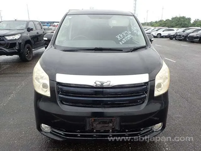Toyota Noah 2008 photo 5