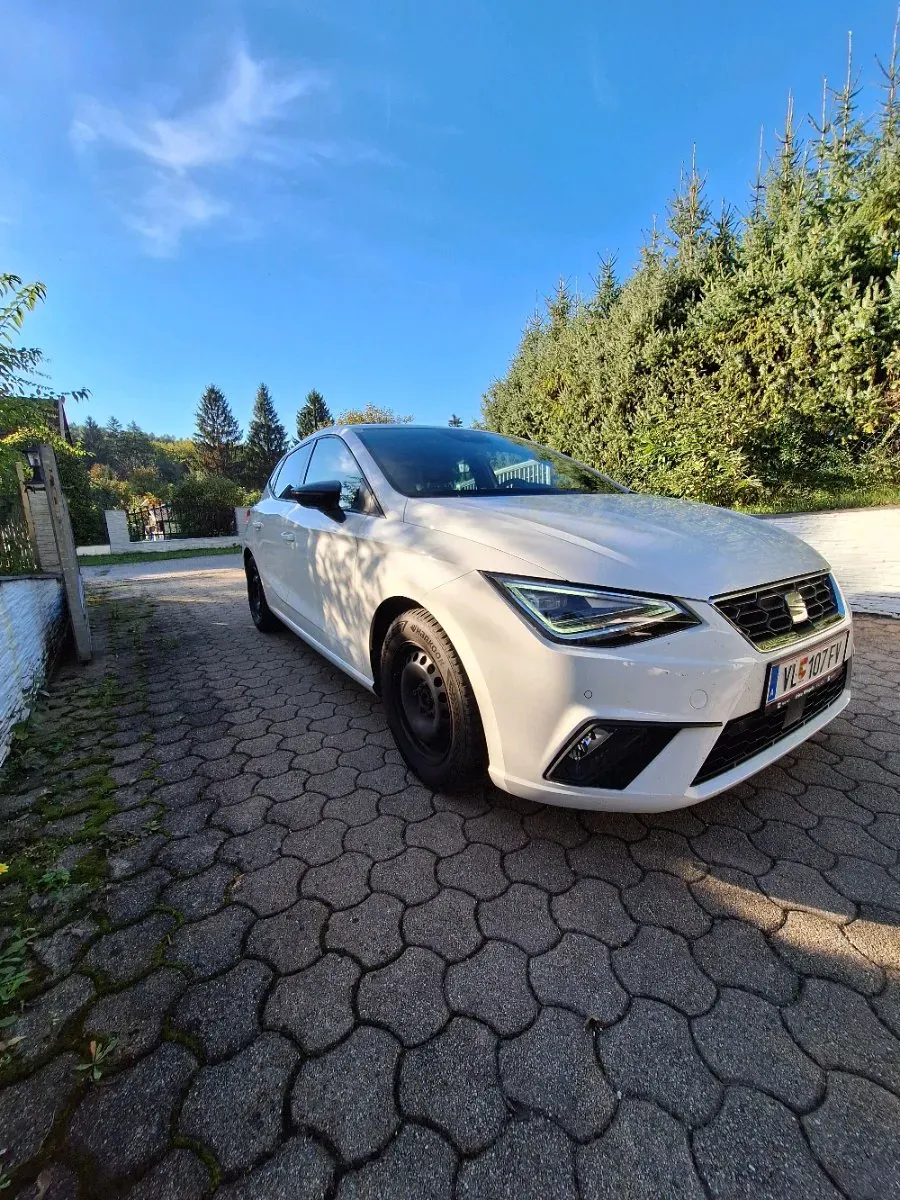 Seat Ibiza 2023 photo 2