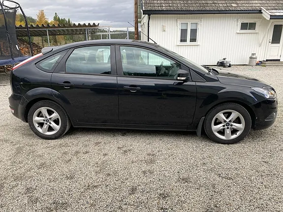 Ford Focus 2011 photo 2