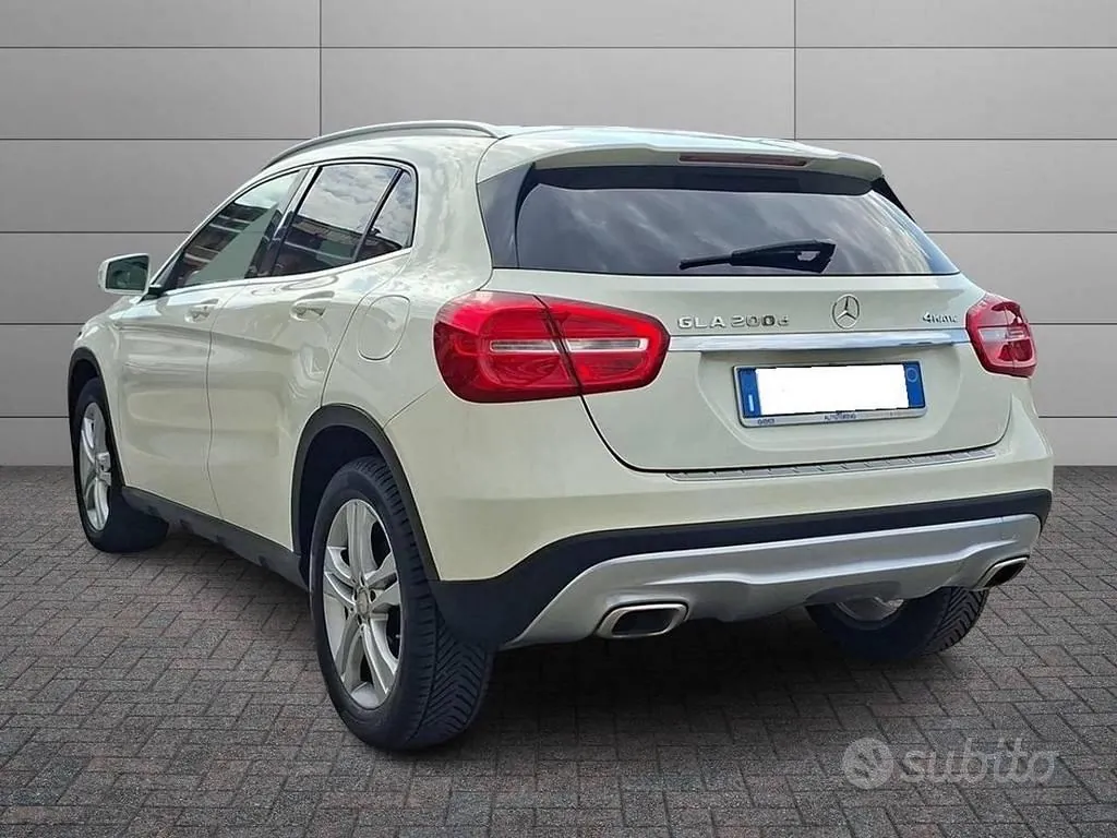 Mercedes-Benz Gla 2016 photo 2