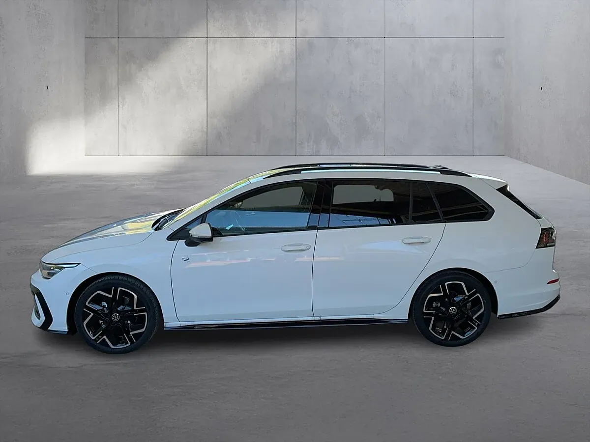 Volkswagen Golf 2026 photo 2