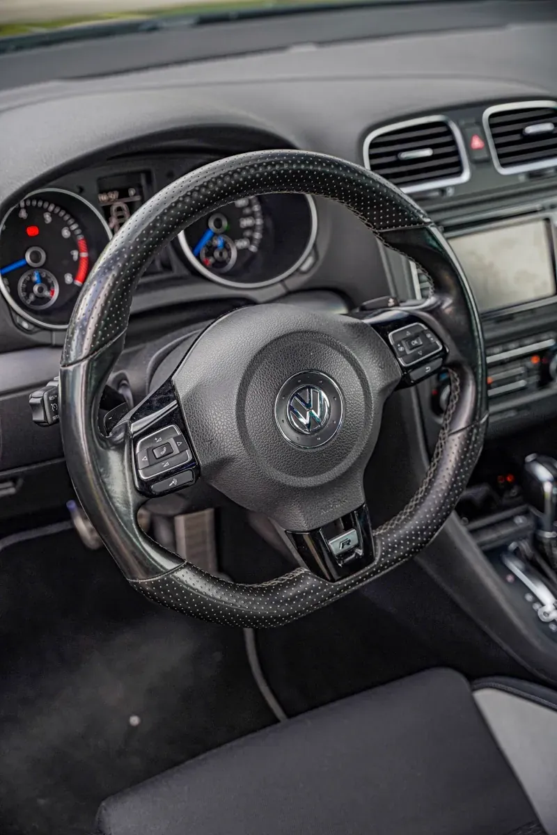 Volkswagen Golf 2011 photo 2