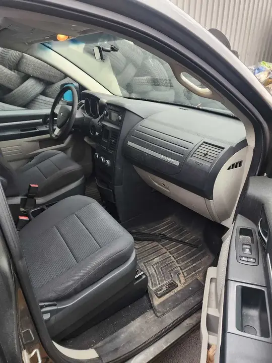 Dodge Grand Caravan 2010 photo 4