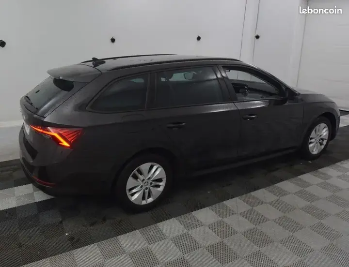 Skoda Octavia 2024 photo 4