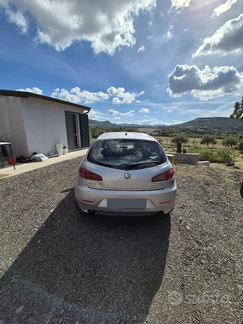 Alfa Romeo 147 2005 photo 2