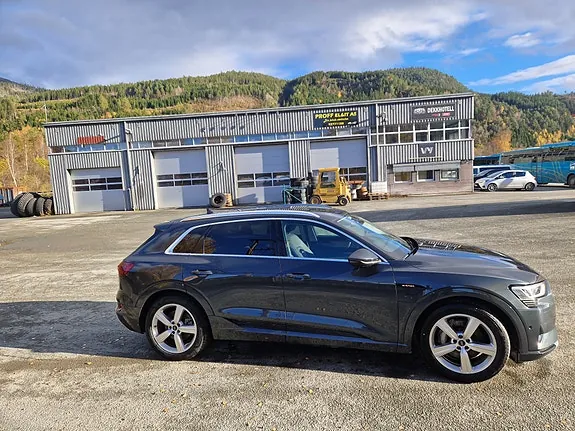 Audi E-Tron 2021 photo 3