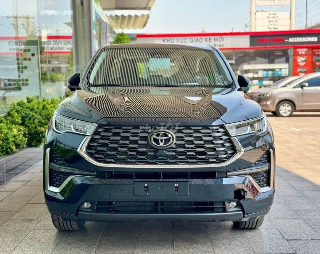 Toyota Innova Cross