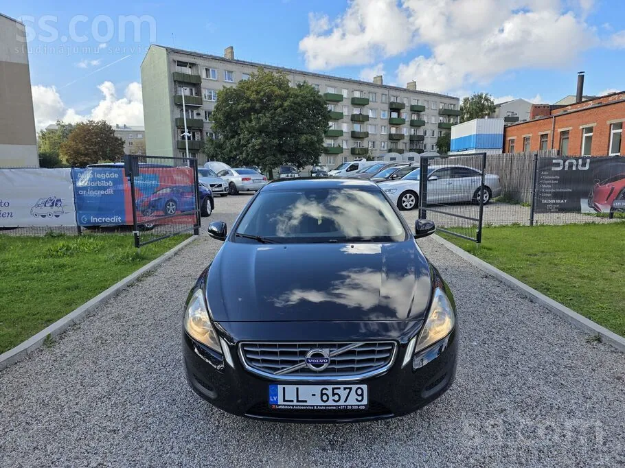 Volvo V60 2011 photo 2