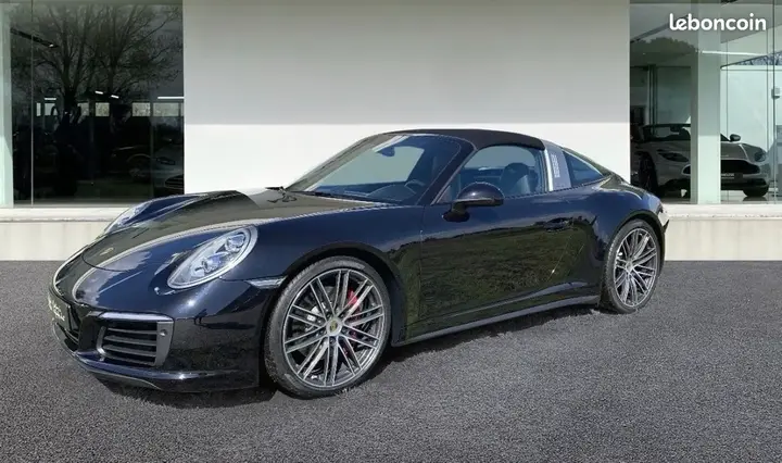 Porsche 911 2018 photo 2