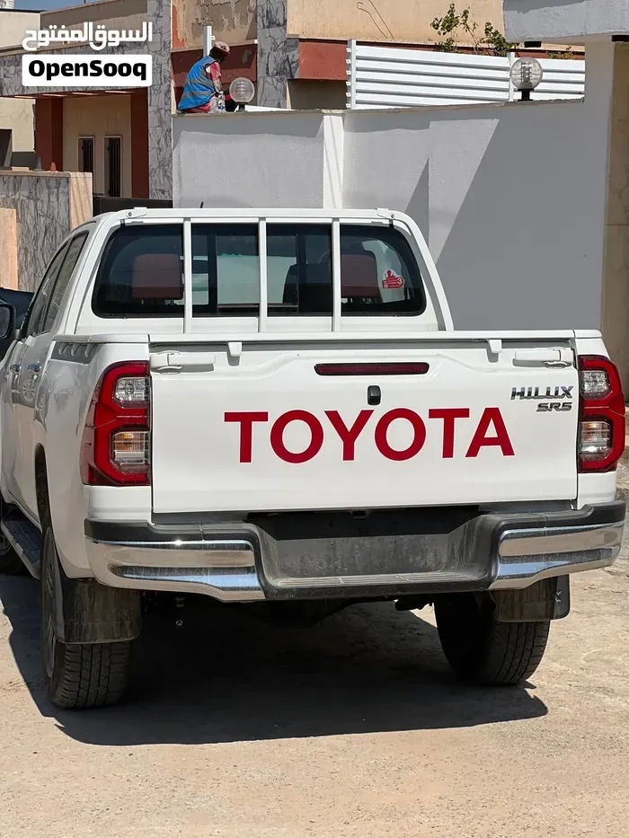 Toyota Hilux 2025 photo 2
