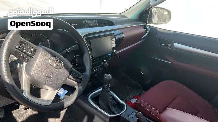 Toyota Hilux 2025 photo 4