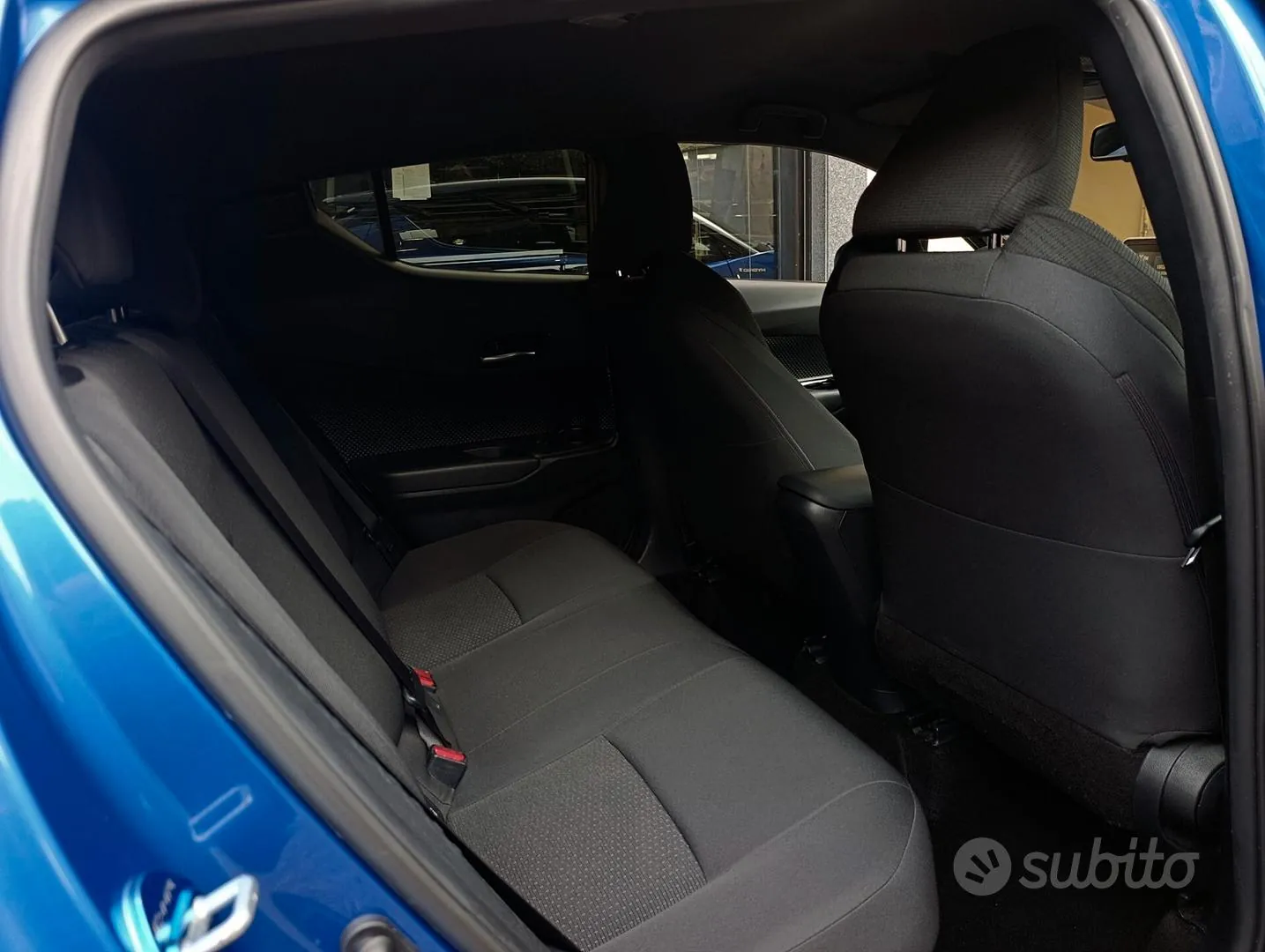 Toyota C-Hr 2018 photo 4